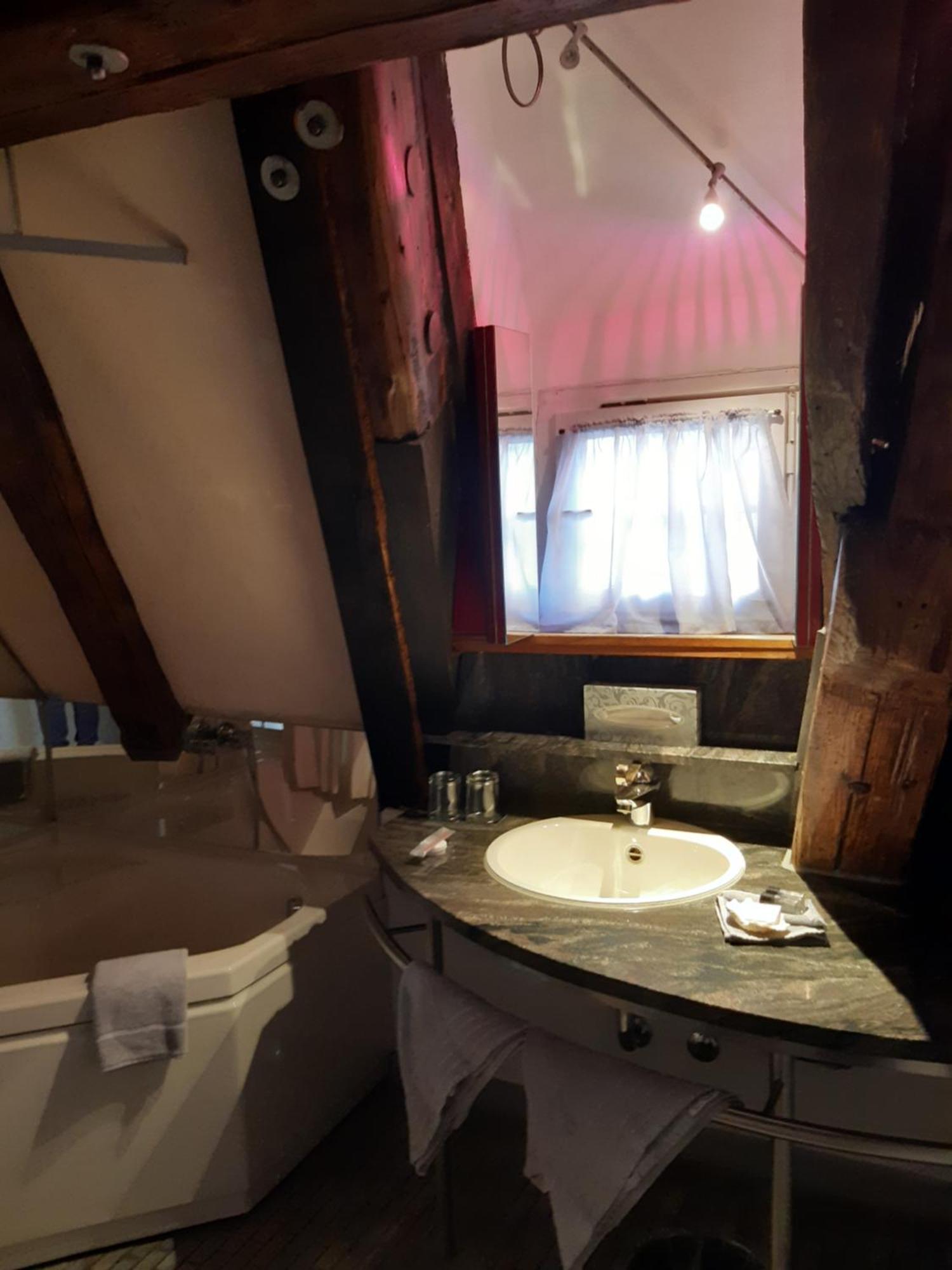 Готель Schiefes Haus Ульм Номер фото